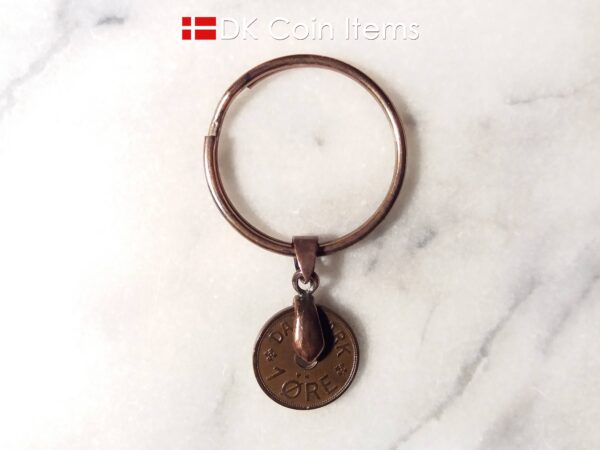 Denmark 1932 C coin keychain. 92 year old Danish 1 ore as coin pendant