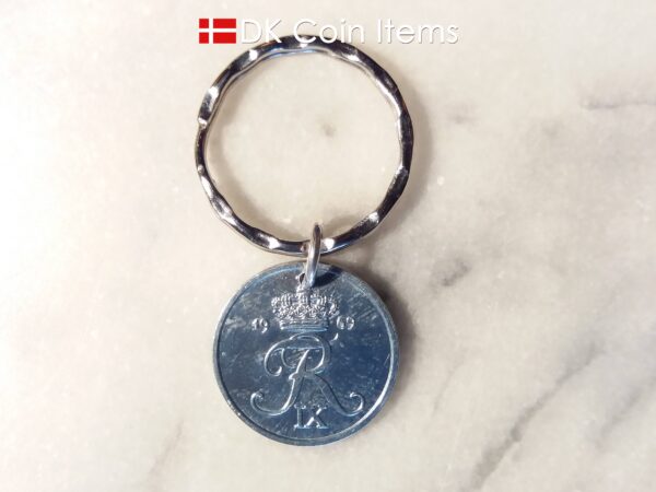 Denmark 1969 R coin keychain. 55 year old Danish 2 ore as coin pendant on pattern keyring