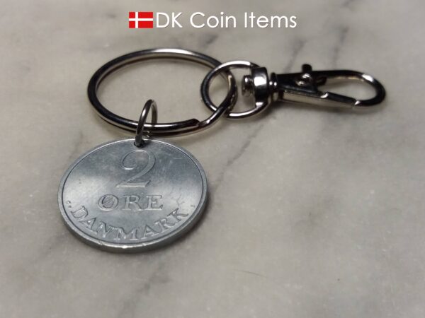 Denmark 1971 R coin keychain. 53 year old Danish 2 ore as coin pendant with trigger clip