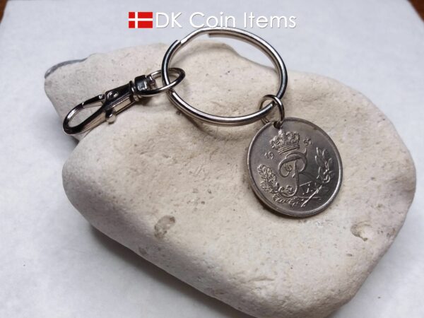 Denmark 1957 R initial coin keychain. 67 year old Danish 25 ore as coin pendant