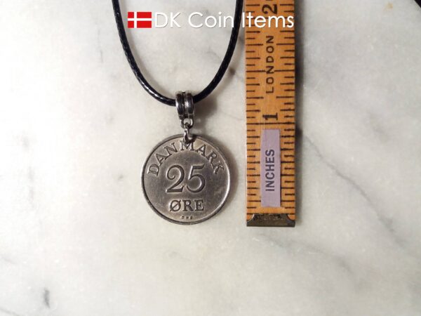 Denmark 1960 R coin necklace. 64 year old Danish 25 ore as coin pendant on bail