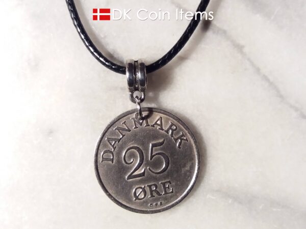 Denmark 1960 R coin necklace. 64 year old Danish 25 ore as coin pendant on bail