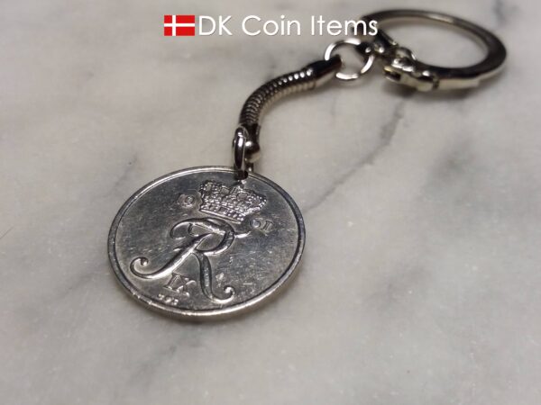 Denmark 1961 R coin keychain. 63 year old Danish 25 ore coin pendant on snake keyring