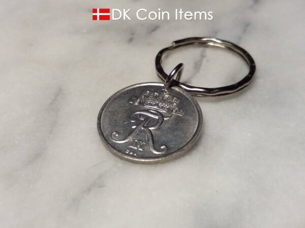 Denmark 1962 coin pendant keychain. 62 year old Danish 25 ore coin pendant with R initial