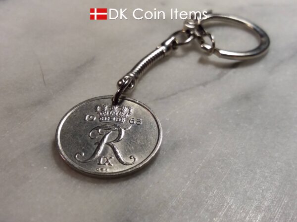 Denmark 1965 R coin keychain. 59 year old Danish 25 ore coin pendant on snake keyring