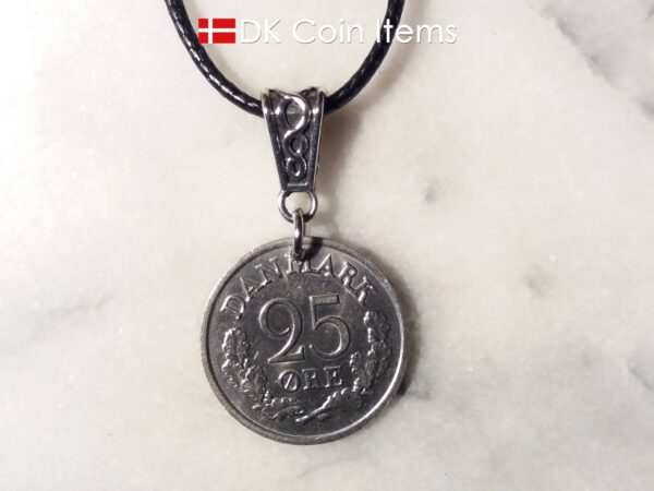 Denmark 1966 R coin necklace. 58 year old Danish 25 ore as coin pendant on bail