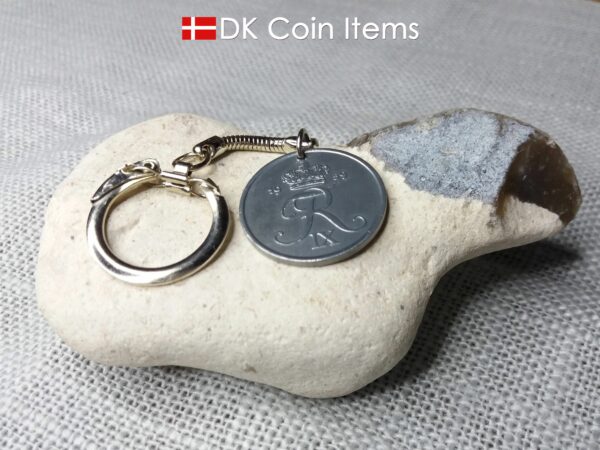 Denmark 1959 R coin keychain. 65 year old Danish 5 ore coin pendant on snake keyring