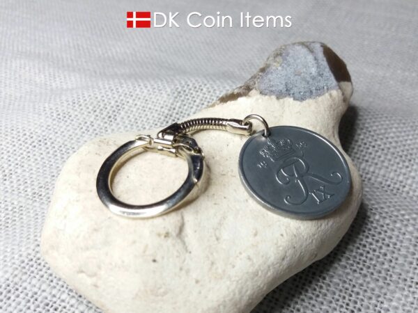 Denmark 1959 R coin keychain. 65 year old Danish 5 ore coin pendant on snake keyring