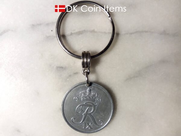 Denmark 1961 R coin keychain. 63 year old Danish 5 ore as coin pendant