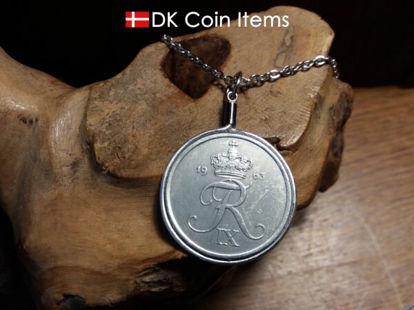 Denmark 1963 R coin necklace. 61 year old Danish 5 ore as coin pendant