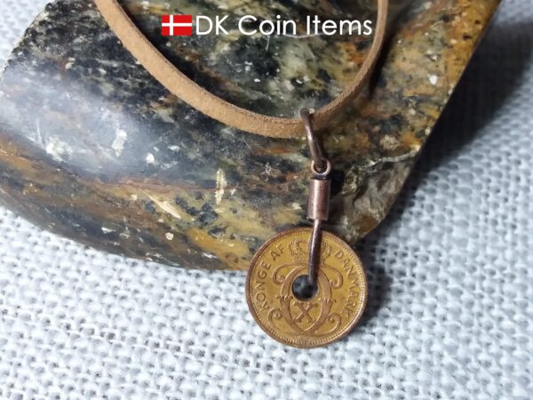 Denmark 1940 C coin necklace. 84 year copper 1 ore coin pendant in copper wire. Antique Danish coin souvenir.