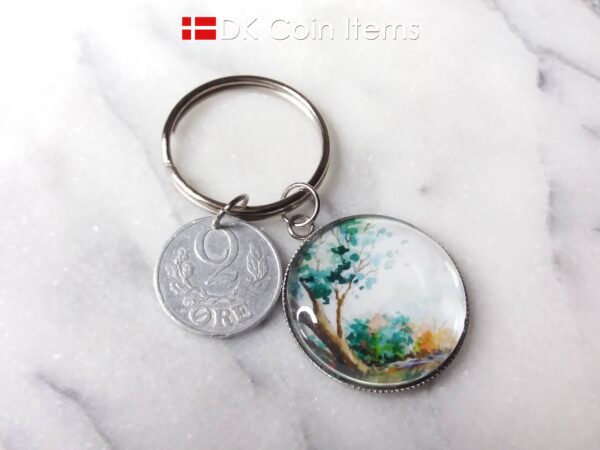 Denmark coin keychain. 2 ore C initial 1941 coin + cabochon with Tree on a hill picture.