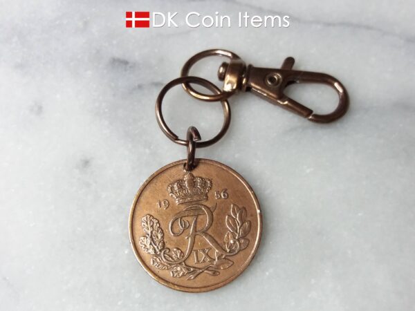 Denmark 1956 R coin charm. 68 year old Danish 25 ore as coin pendant on trigger clip with infinity ring. Danish vintage coin souvenir.