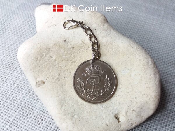 Denmark 1956 R coin charm. 68 year old Danish 25 ore as coin pendant on chain + lobster claw. Danish vintage coin souvenir.