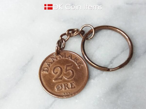 Denmark 1956 R coin keychain. 68 year old Danish 25 ore as coin pendant on keyring with chain. Danish vintage coin souvenir.