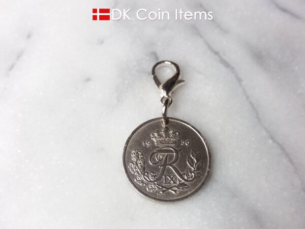 Denmark 1956 R coin charm. 68 year old Danish 25 ore as coin pendant on lobster claw. Danish vintage coin souvenir.