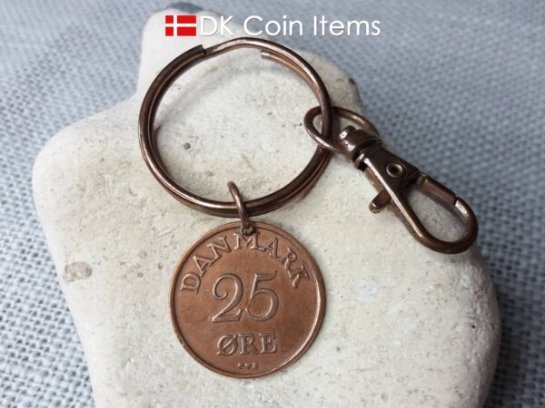 Denmark 1956 R coin keychain. 68 year old Danish 25 ore as coin pendant on keyring with trigger clip. Danish vintage coin souvenir.