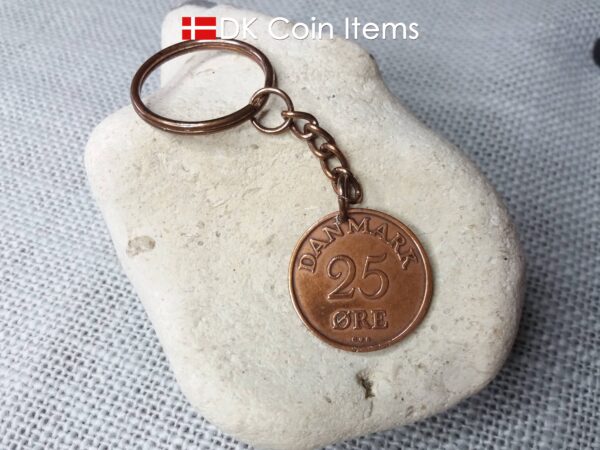 Denmark 1956 R coin keychain. 68 year old Danish 25 ore as coin pendant on keyring with chain. Danish vintage coin souvenir.