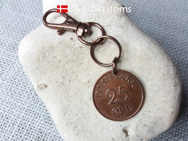 Denmark 1956 R coin charm. 68 year old Danish 25 ore as coin pendant on trigger clip with infinity ring. Danish vintage coin souvenir.