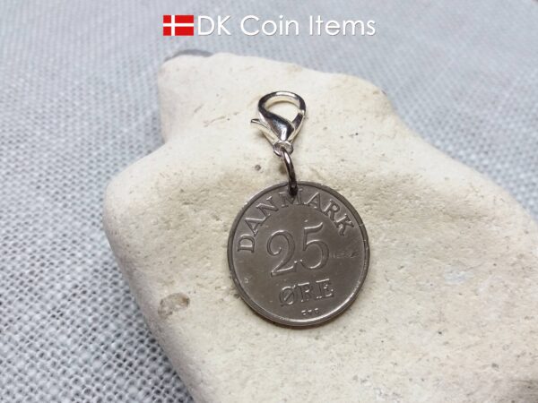 Denmark 1956 R coin charm. 68 year old Danish 25 ore as coin pendant on lobster claw. Danish vintage coin souvenir.