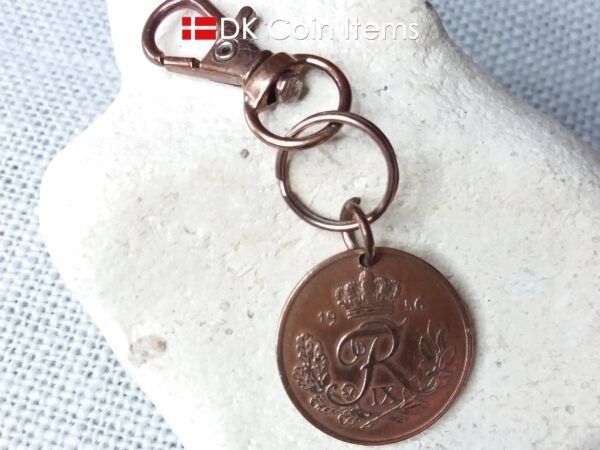 Denmark 1956 R coin charm. 68 year old Danish 25 ore as coin pendant on trigger clip with infinity ring. Danish vintage coin souvenir.