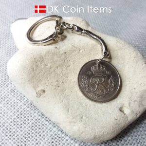 Denmark 1956 R coin keychain. 68 year old Danish 25 ore as coin pendant on snake keyring. Danish vintage coin souvenir.