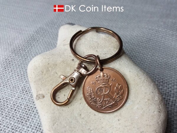 Denmark 1956 R coin keychain. 68 year old Danish 25 ore as coin pendant on keyring with trigger clip. Danish vintage coin souvenir.