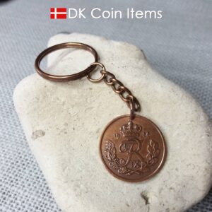 Denmark 1956 R coin keychain. 68 year old Danish 25 ore as coin pendant on keyring with chain. Danish vintage coin souvenir.