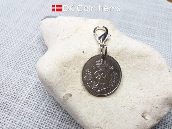 Denmark 1956 R coin charm. 68 year old Danish 25 ore as coin pendant on lobster claw. Danish vintage coin souvenir.