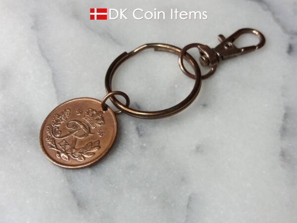 Denmark 1956 R coin keychain. 68 year old Danish 25 ore as coin pendant on keyring with trigger clip. Danish vintage coin souvenir.