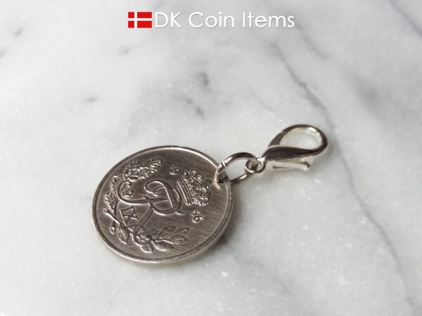 Denmark 1956 R coin charm. 68 year old Danish 25 ore as coin pendant on lobster claw. Danish vintage coin souvenir.