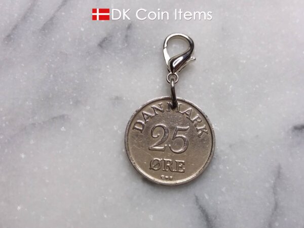 Denmark 1958 R coin charm. 66 year old Danish 25 ore as coin pendant on lobster claw. Danish vintage coin souvenir.