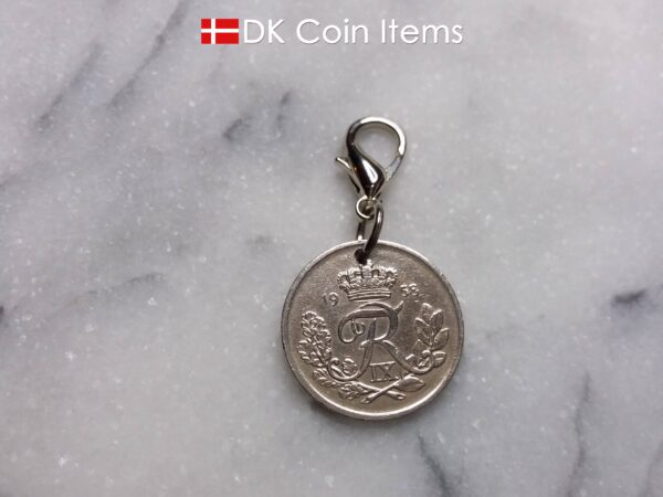 Denmark 1958 R coin charm. 66 year old Danish 25 ore as coin pendant on lobster claw. Danish vintage coin souvenir.