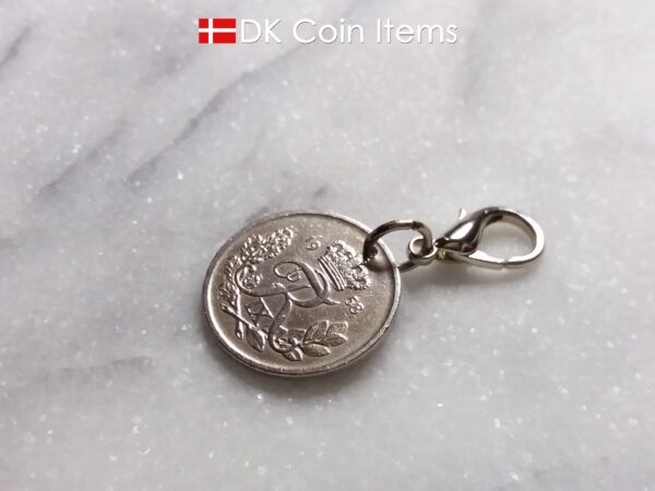 Denmark 1958 R coin charm. 66 year old Danish 25 ore as coin pendant on lobster claw. Danish vintage coin souvenir.