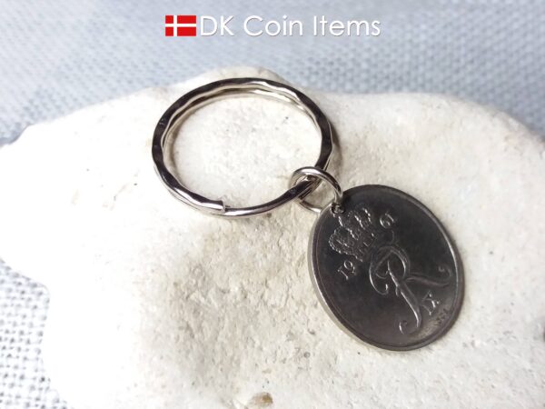 Denmark 1961 R coin charm. 63 year old Danish 25 ore coin pendant. 63rd birthday gift. Vintage coin souvenir. Pattern ring.