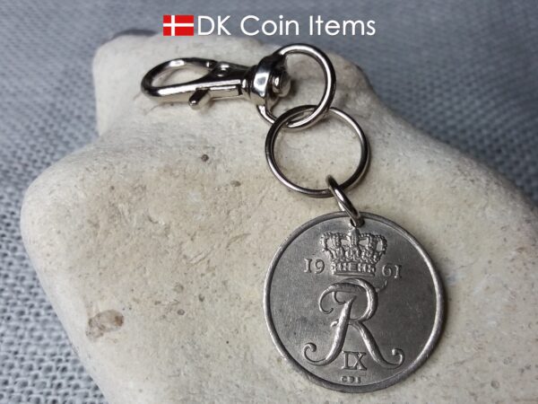 Denmark 1961 R coin charm. 63 year old Danish 25 ore coin pendant. 63rd birthday gift. Vintage coin souvenir. Trigger clip.