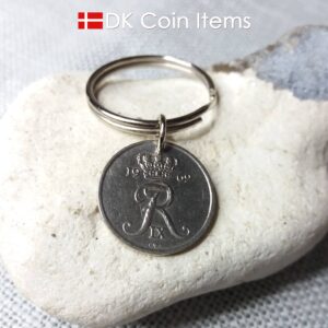 Denmark 1962 R initial coin keychain. 62 year old Danish 25 ore coin pendant. Danish vintage souvenir.