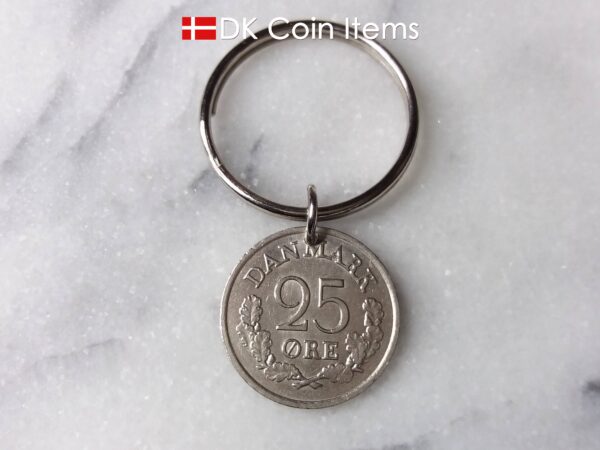 Denmark 1962 R initial coin keychain. 62 year old Danish 25 ore coin pendant. Danish vintage souvenir.