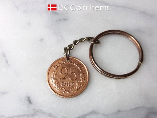 Denmark 1966 R coin keychain. 58 year old Danish 25 ore coin pendant copper plated decoratively. Vintage souvenir coin