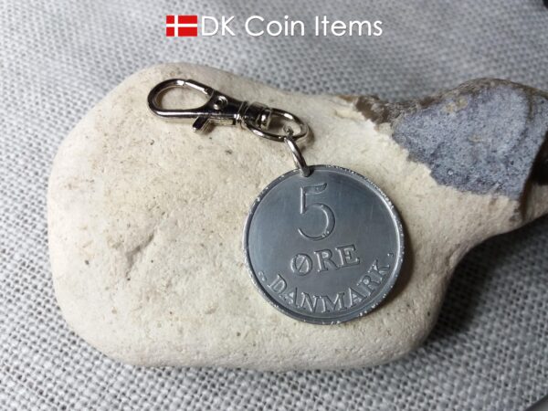 Denmark 1961 R coin keychain. 63 year old Danish 5 ore as coin pendant on trigger clip