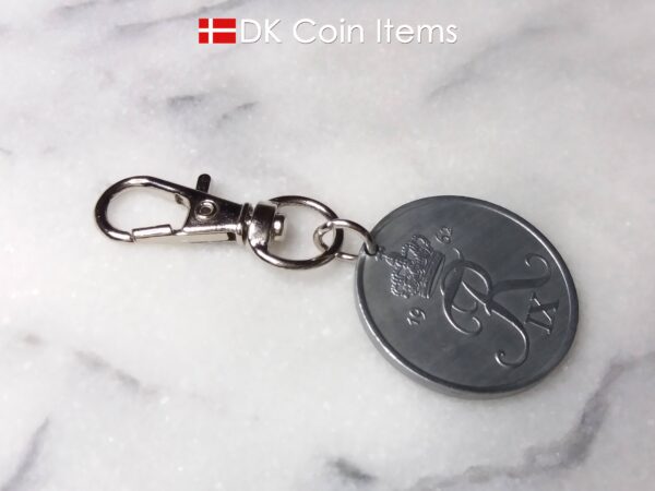 Denmark 1962 R initial coin keychain. 62 year old Danish 5 ore as coin pendant on trigger clip.