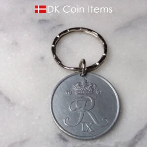 Denmark 1962 R initial coin keychain. 62 year old Danish 5 ore as coin pendant on pattern keyring.