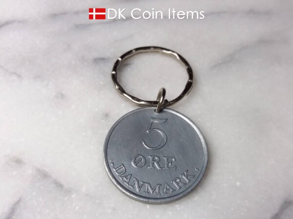 Denmark 1962 R initial coin keychain. 62 year old Danish 5 ore as coin pendant on pattern keyring.