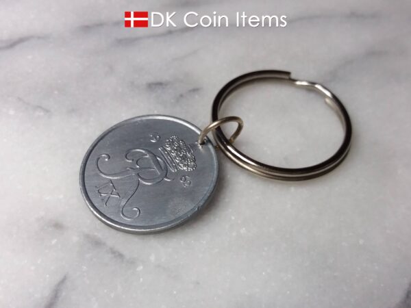 Denmark 1962 R initial coin keychain. 62 year old Danish 5 ore as coin pendant on keyring.