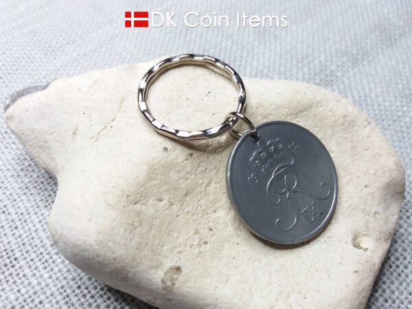 Danish 1952 coin keychain. 72 year old 5 ore coin pendant with Crown R-initial. DKCoinItems 40412-1