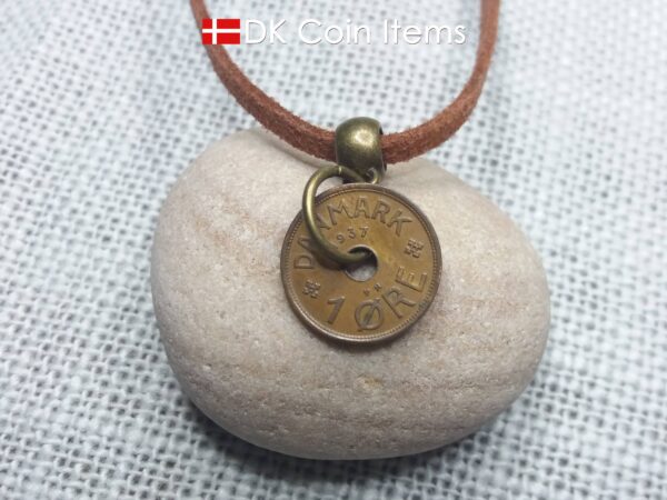 Denmark 1937 coin necklace. 87 year old coin pendant. Antique Danish souvenir. Copper 1 ore crown coin in bronze plated ring and bail