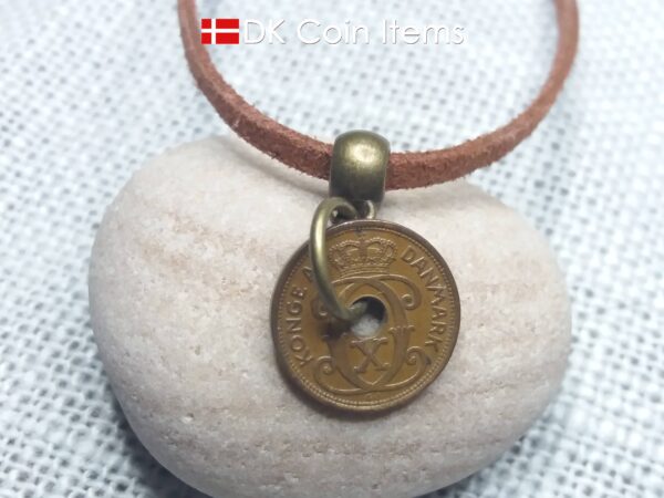 Denmark 1937 coin necklace. 87 year old coin pendant. Antique Danish souvenir. Copper 1 ore crown coin in bronze plated ring and bail