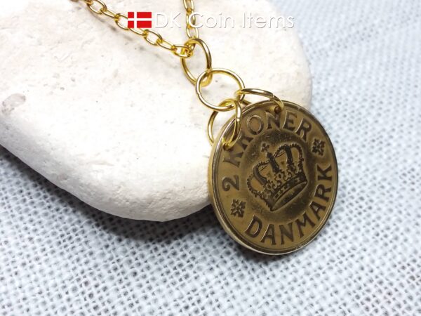 Denmark 99 year Crown C-initial coin necklace. Golden coin pendant 2 kroner 1925 on 4 rings