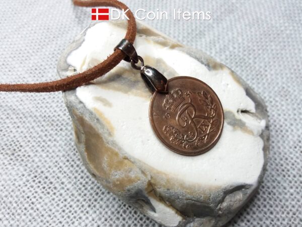 Denmark 1951 R coin necklace. 73 year old Danish 25 ore coin pendant. 73rd birthday gift. Vintage coin souvenir copper plated decoratively.