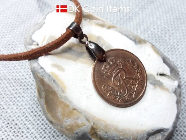 Denmark 1951 R coin necklace. 73 year old Danish 25 ore coin pendant. 73rd birthday gift. Vintage coin souvenir copper plated decoratively.